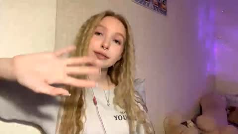 Snapshot of tequilaschlabach chatting on 10.15.25 Im Olivia online show from 10.15.25
