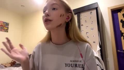 Snapshot of tequilaschlabach chatting on 10.16.25 Im Olivia online show from 10.16.25