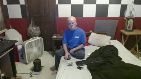 Snapshot of terdy2366 chatting on 02.15.25 terdy2366 online show from 02.15.25