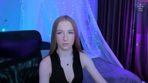 Snapshot of teresa_shy chatting on 05.25.26 your love online show from 05.25.26
