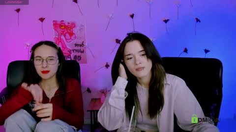 Snapshot of teresa_shy chatting on 05.30.26 your love online show from 05.30.26