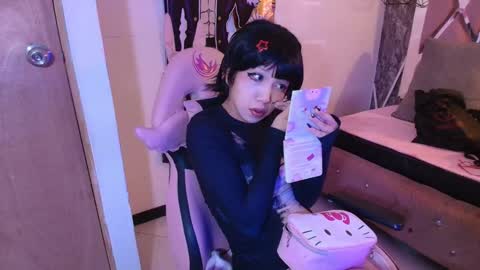 Snapshot of terraelowen chatting on 02.05.26 Terra Elowen online show from 02.05.26