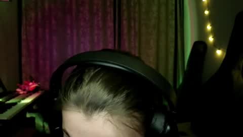 Anny Simpson online show from 03.25.26