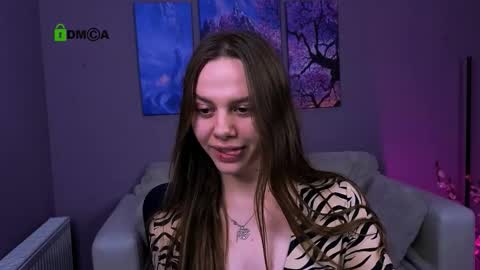 Snapshot of tessa_hit chatting on 11.08.25 Tessa online show from 11.08.25