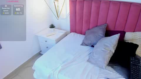 Snapshot of tessa_sinclaire chatting on 10.01.25 TERESA online show from 10.01.25