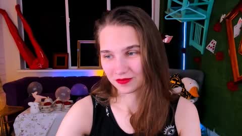 Snapshot of tessamill chatting on 09.23.25 Tessa online show from 09.23.25