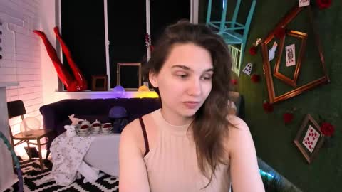 Snapshot of tessamill chatting on 09.29.25 Tessa online show from 09.29.25