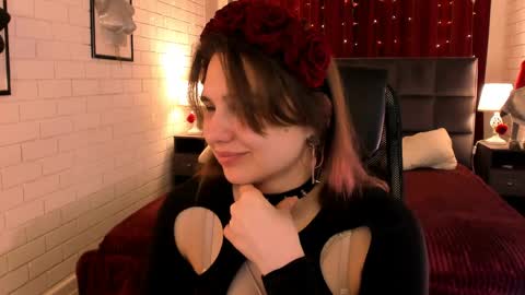 Snapshot of tessamill chatting on 04.28.26 Tessa online show from 04.28.26