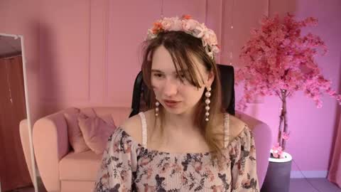 Snapshot of tessamill chatting on 05.13.26 Tessa online show from 05.13.26