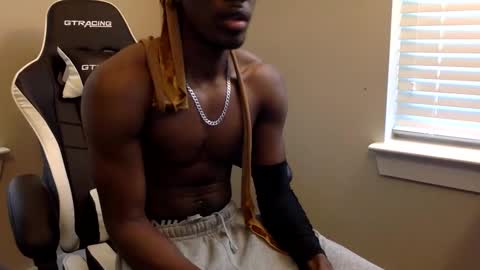 Snapshot of tevvdaren chatting on 10.02.25 tevvdaren online show from 10.02.25