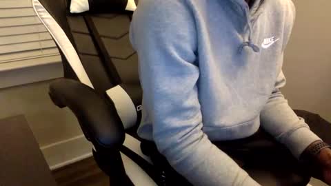 Snapshot of tevvdaren chatting on 10.05.25 tevvdaren online show from 10.05.25