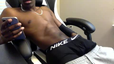 Snapshot of tevvdaren chatting on 10.27.25 tevvdaren online show from 10.27.25