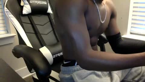 Snapshot of tevvdaren chatting on 10.28.25 tevvdaren online show from 10.28.25