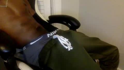 Snapshot of tevvdaren chatting on 11.25.25 tevvdaren online show from 11.25.25