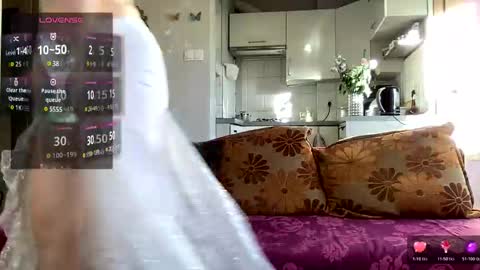 Snapshot of teylor_l chatting on 11.06.25 Teylor online show from 11.06.25