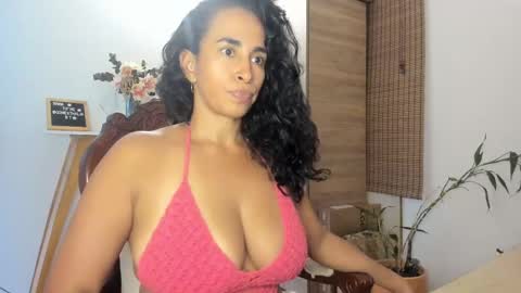 Thalia Gomex online show from 02.25.25