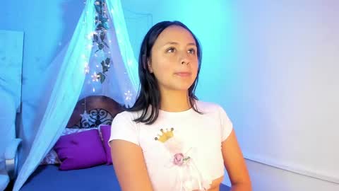 Snapshot of thalia_ecos chatting on 04.27.26 thalia_ecos online show from 04.27.26
