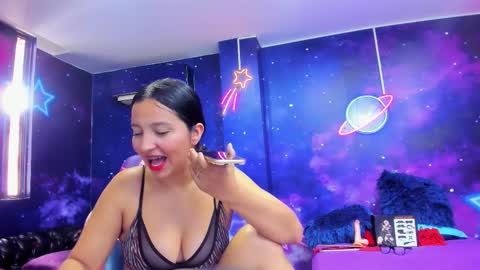 Thalia  online show from 10.14.25