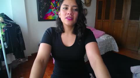 Snapshot of thaliacooper chatting on 12.04.24 online show from 12.04.24