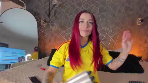 Snapshot of thalira_angels chatting on 06.17.26 THALIRA ANGELS online show from 06.17.26