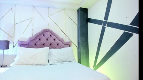 Snapshot of thamara_foxxx chatting on 12.03.24 Thamara Fox online show from 12.03.24