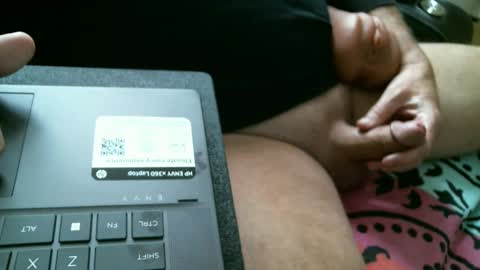 Snapshot of thameslee chatting on 12.22.24 Thames online show from 12.22.24