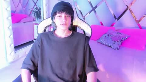 Snapshot of thanier_18 chatting on 02.27.26 thanier_18 online show from 02.27.26