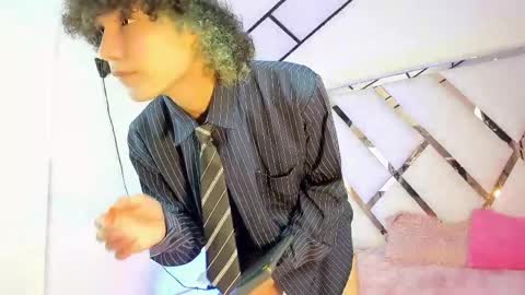 Snapshot of thanier_18 chatting on 05.16.26 thanier_18 online show from 05.16.26