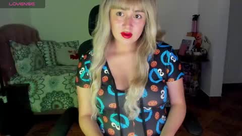 Snapshot of thatgirl2003 chatting on 12.16.24 online show from 12.16.24
