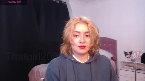 Snapshot of thatgirl2003 chatting on 09.22.25 online show from 09.22.25