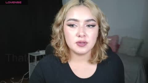 Snapshot of thatgirl2003 chatting on 10.16.25 online show from 10.16.25