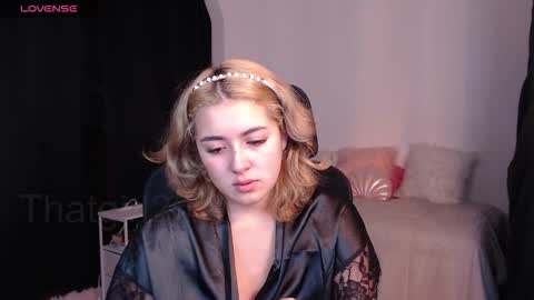 Snapshot of thatgirl2003 chatting on 10.17.25 online show from 10.17.25