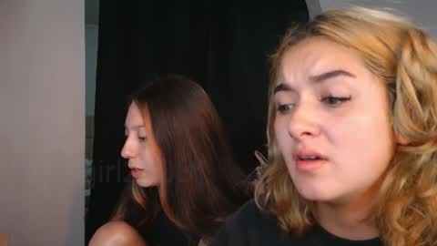   online show from 11.04.25