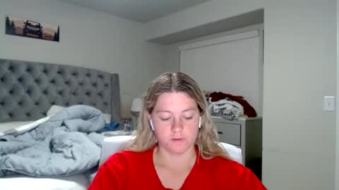 thatprettyblondegirl online show from 12.19.24