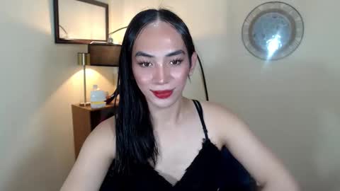 Snapshot of thatslut_deia chatting on 10.12.25 thatslut_deia online show from 10.12.25