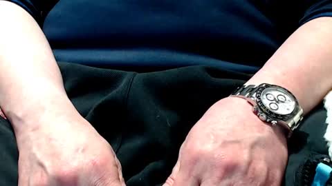 Snapshot of the1pocketrocket chatting on 01.04.25 the1pocketrocket online show from 01.04.25