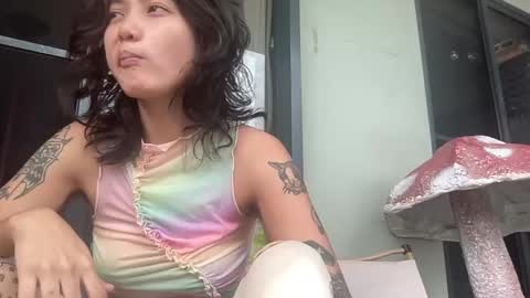 Snapshot of the_emmarouge chatting on 01.11.26 the_emmarouge online show from 01.11.26