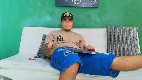 Snapshot of the_golden_boys chatting on 02.10.26 SCOTT THEO KAMERON GENDERSON online show from 02.10.26