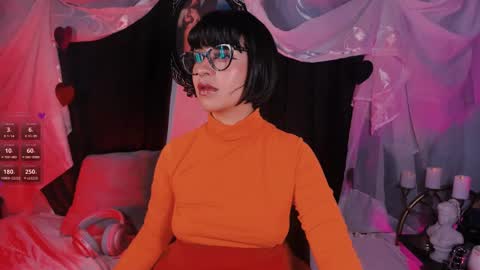 Snapshot of the_kitty_roxy chatting on 02.18.25 ... ... online show from 02.18.25