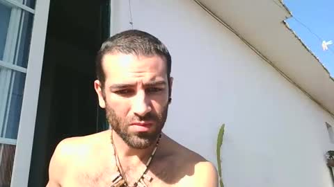 Snapshot of the_nomad_show chatting on 01.06.25 T online show from 01.06.25