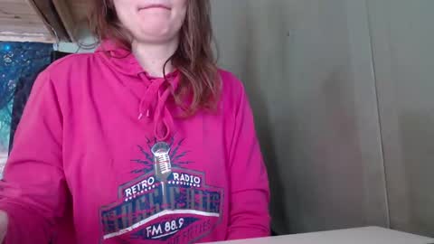 Snapshot of the_prettywondder chatting on 03.06.25 Ekye online show from 03.06.25