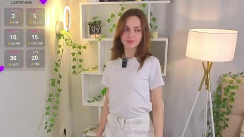 My name is Cynthia and Im very happy to see you in my sweet room  online show from 06.08.26