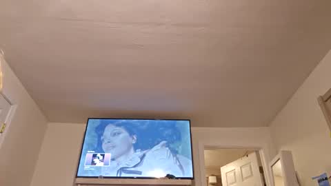 Snapshot of thea_aphrodite_goddess chatting on 10.29.25 thea_aphrodite_goddess online show from 10.29.25