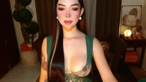 thea_whong online show from 04.02.26