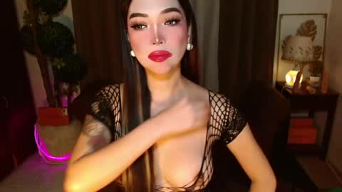 thea_whong online show from 04.15.26