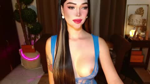 thea_whong online show from 04.17.26