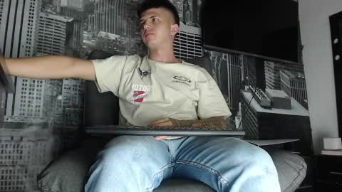 Snapshot of theangelmiguel chatting on 01.16.25 Miguel Angel online show from 01.16.25