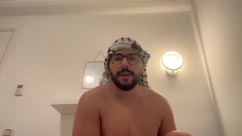 Snapshot of thearabboy98 chatting on 01.19.25 thearabboy98 online show from 01.19.25