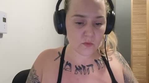 Snapshot of theauroramae chatting on 06.18.26 theauroramae - online show from 06.18.26