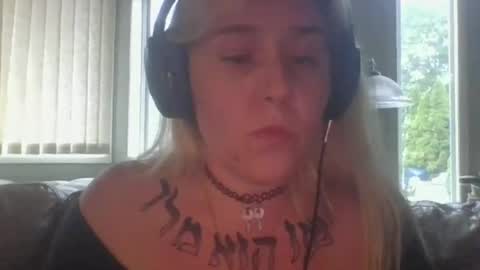 Snapshot of theauroramae chatting on 06.29.26 theauroramae - online show from 06.29.26